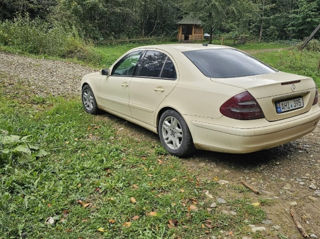 Mercedes E-Class foto 2