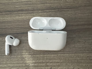 AirPods Pro 2 (case+left Apod)