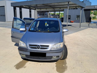 Opel Zafira foto 2