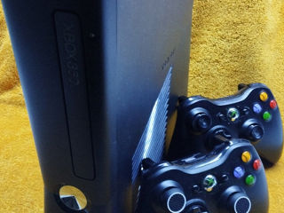 Продам Xbox 360 Slim 500 гб + прошивка Freeboot + 2 джойстика + 63 игры foto 1