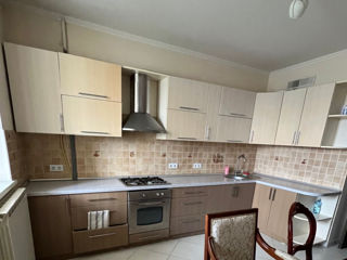 Apartament cu 2 camere, 67 m², Botanica, Chișinău foto 3