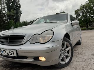 Mercedes C Class foto 2