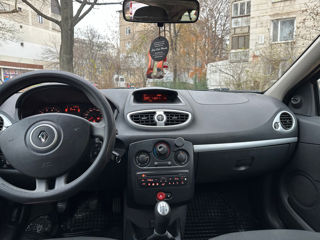 Renault Clio foto 8