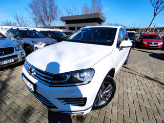 Volkswagen Touareg foto 1