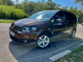 Volkswagen Touran foto 2