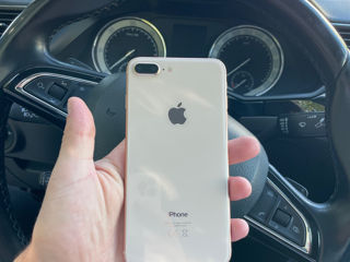 iPhone 8Plus 64GB GOLD