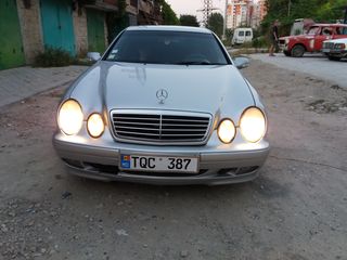 Mercedes CLK Class foto 2