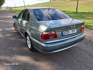 BMW 5 Series foto 2