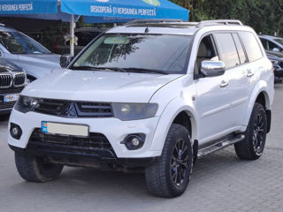 Mitsubishi Pajero Sport foto 1