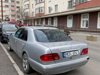 Mercedes E-Class foto 4