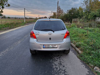 Toyota Yaris foto 2