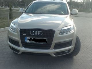 Audi Q7 foto 1