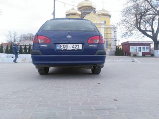 Toyota Avensis foto 7