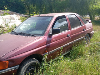 Ford Escort фото 0