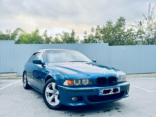 BMW 5 Series foto 2