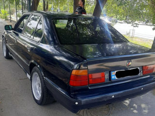 BMW 5 Series foto 3