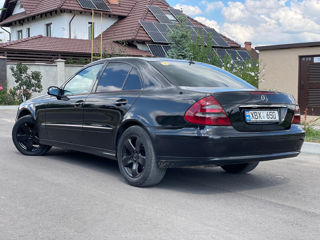 Mercedes E-Class foto 5