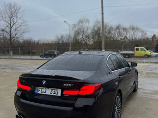 BMW 5 Series foto 3