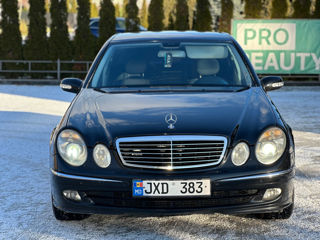 Mercedes E-Class foto 2