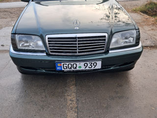 Mercedes C-Class foto 8