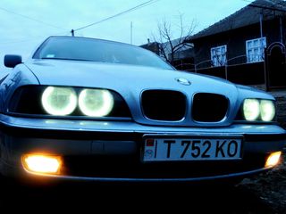 BMW 5 Series foto 7