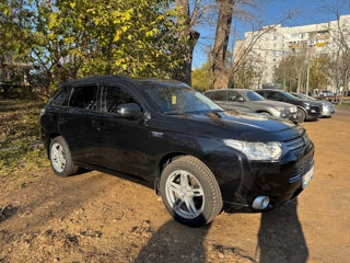 Mitsubishi Outlander foto 2