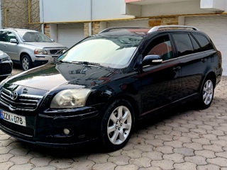 Toyota Avensis foto 8