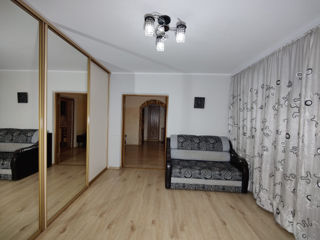 Apartament cu 4 camere, 97 m², Botanica, Chișinău foto 2