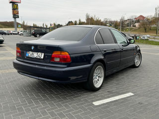 BMW 5 Series foto 3