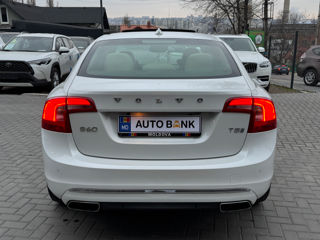 Volvo S60 foto 4