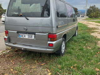 Volkswagen Caravelle foto 4