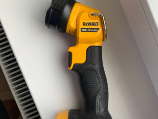 Lanterna Dewalt DCL040