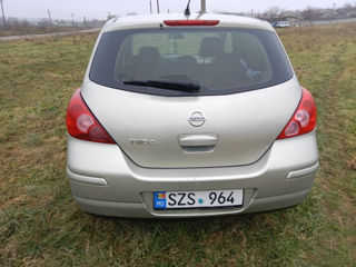 Nissan Tiida foto 9