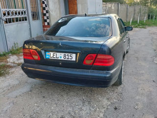 Mercedes E-Class foto 4