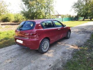 Alfa Romeo 147 foto 2