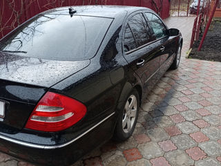 Mercedes E-Class foto 2