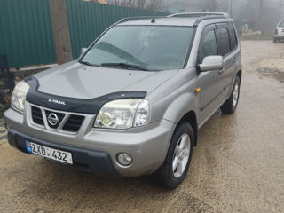 Nissan X-Trail foto 2