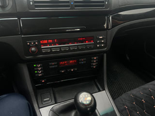 BMW 5 Series foto 5