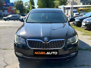 Skoda Superb foto 2