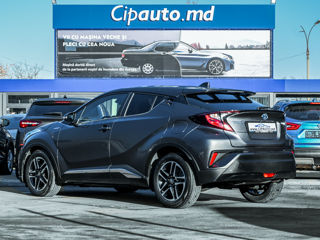 Toyota C-HR foto 2