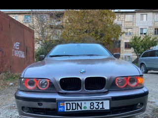 BMW 5 Series foto 7