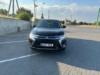 Mitsubishi Outlander foto 2