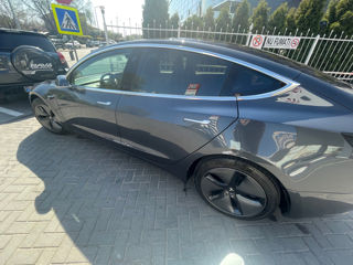 Tesla Model 3 foto 3