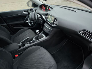 Peugeot 308 foto 8