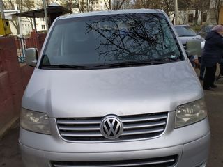 Volkswagen Caravelle foto 3