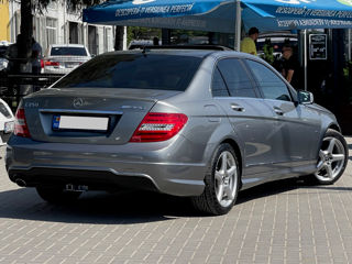 Mercedes C-Class foto 3