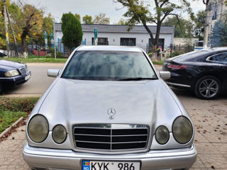 Mercedes E-Class foto 8