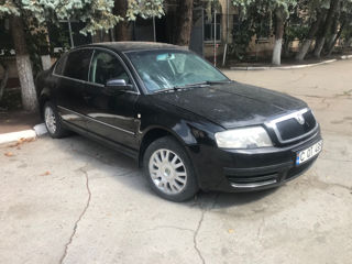 Skoda Superb foto 1