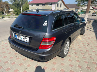 Mercedes C-Class foto 3