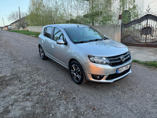 Dacia Sandero foto 2